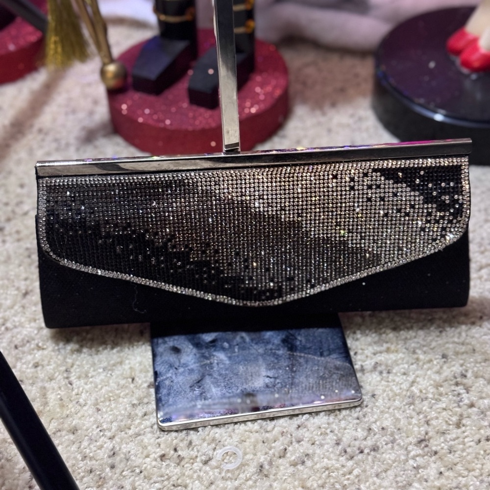 NWOT-Bling Clutch Purse